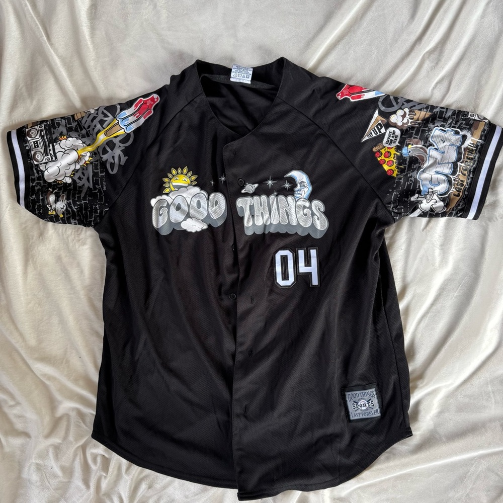GTL4 Men’s baseball style jersey NWT XL Multi graphics primary black